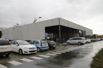 Avanzan las obras de dos nuevos centros comerciales en Lleida
