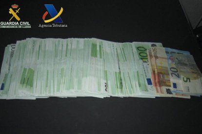 Imagen de los billetes decomisados el lunes por la Guardia Civil.