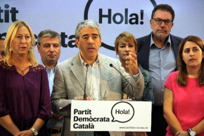 Homs, acompanyat per l’executiva del PDC durant la compareixença d’ahir a Barcelona.