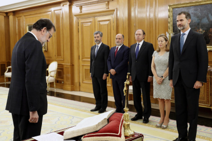 Mariano Rajoy va jurar el càrrec com a president davant de Felip VI, la seua primera vegada com a rei, dilluns passat.
