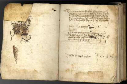 El libro depositado en el Arxiu data del siglo XV. 