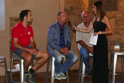 Entrenadors dels diferents equips de l’OK Lliga, ahir al claustre de la Seu Vella, durant la presentació de la nova temporada.