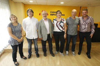 Terricabras, tercer per l’esquerra, ahir a Lleida al costat de dirigents d’ERC.