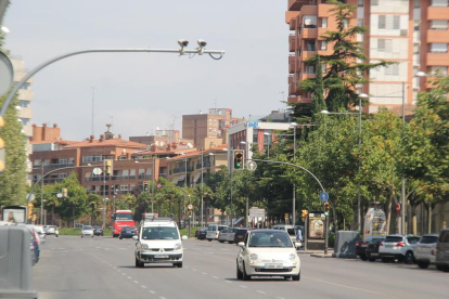 Uno de los semáforos con cámara de Lleida.