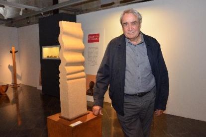 Exposició a l’Espai Guinovart d’Agramunt (esquerra) i retrospectiva a l’IEI sobre l’escultor de Tàrrega Antoni Boleda (dreta).