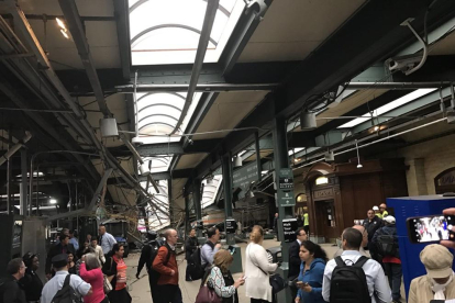 El xoc del tren contra l’estació de Hoboken va provocar greus danys en l’estructura.