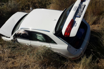 Imatge del cotxe sinistrat ahir a Albelda.