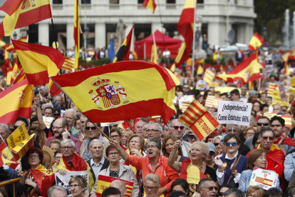 Unes 5.000 persones van marxar ahir pel centre de Barcelona.