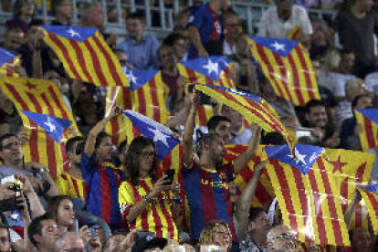 Es repartiran 30.000 'estelades’en suport a Carme Forcadell en el Camp Nou