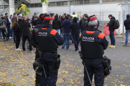 Dispositiu policial en un dels recents partits que s’han disputat a Lleida.