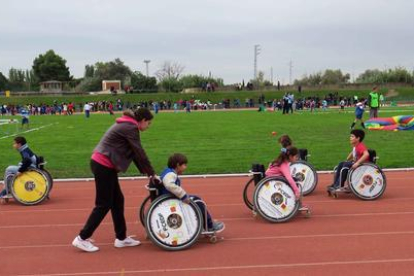 Sis-cents nens participen en una nova edició del Miniatletisme a la pista de les Basses