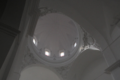 L’antiga església, amb la cúpula amb vitralls, serà el menjador.