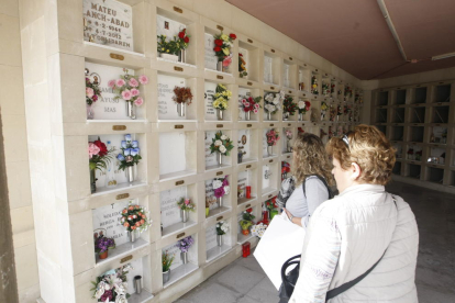 Columbaris del cementiri de Lleida on descansen les restes de persones que van optar per la incineració.