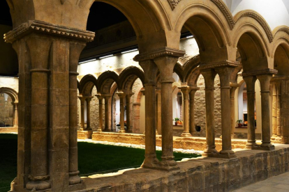 El monestir de les Avellanes estrena la restauració del claustre romànic