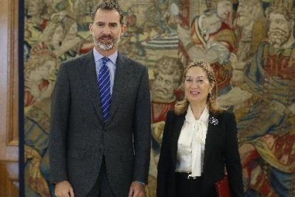 Felip VI, ahir amb la presidenta del Congrés, Ana Pastor, que li va comunicar la investidura de Rajoy.