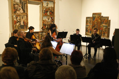 La violinista gala Alexandra Soumm y Camera Musicae llenan el Museu
