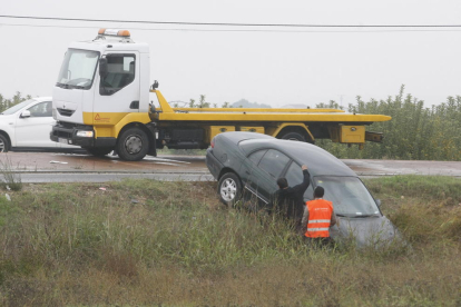 Cortan más de dos horas un tramo de la LL-11 por un accidente