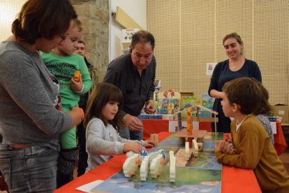 Cientos de personas se dieron cita ayer en el festival de La Seu para jugar y disfrutar con actividades.