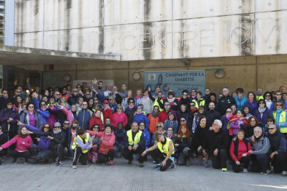 Más de 150 personas caminan por Lleida contra la diabetes