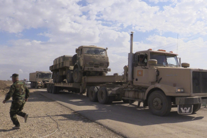 Equipo militar iraquí en Bartala, a 20 kilómetros de Mosul.