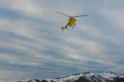 Helicóptero con nieve. 