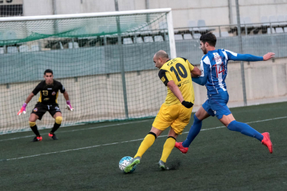 Els jugadors del Balaguer van celebrar la victòria una vegada acabat el partit.