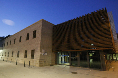Vista de la fachada del Centro de Atención Primaria (CAP) de Balaguer.  