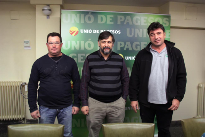 Joan Cavall (al centre), amb altres membres d’UP.