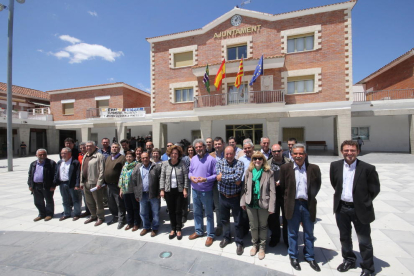 Alcaldes del Manifest de Mequinensa a favor del català.