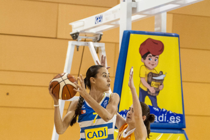 Belén Arrojo, durante el partido en el Palau ante el Zamarat.