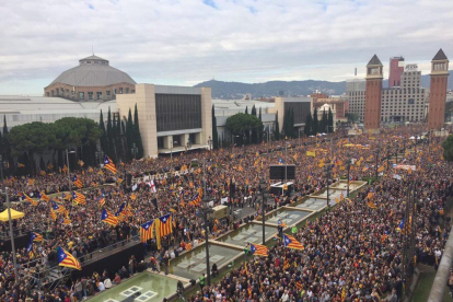 Milers de persones protesten per la resposta judicial a càrrecs sobiranistes