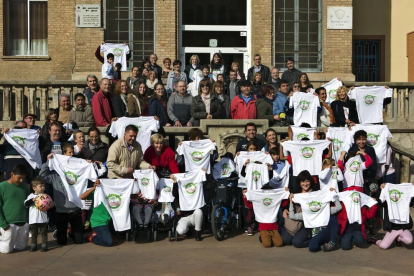 Foto de familia de los participantes ayer en el Col·legi Maristes Montserrat de Lleida. 