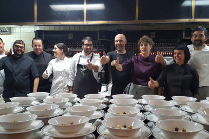 Els cuiners amb estrelles a la guia Michelin que van participar en el sopar de diumenge de la Seu.