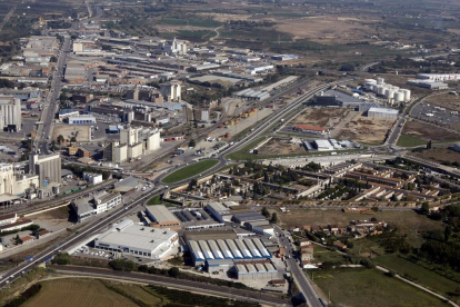 Vista aèria d'un polígon industrial de Lleida.