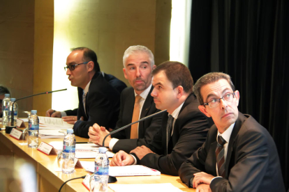 Chocarro, segundo por la izquierda, a la derecha del presidente de ActelGrup, Josep Mª Codina.