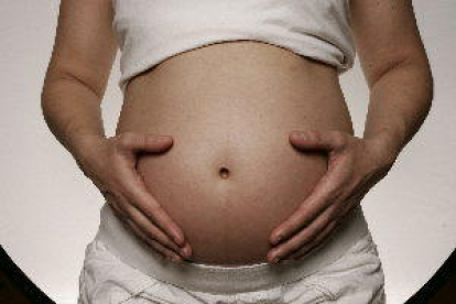 Un tribunal declara exempta de tributar per IRPF una prestació de maternitat