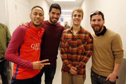 El tridente se fotografió con el cantante Justin Bieber, que participó en el entrenamiento de ayer.