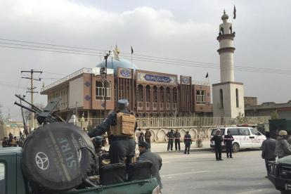 Un atentado de Estado Islámico en Kabul deja al menos 32 muertos