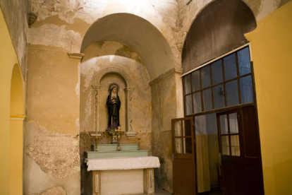 Capilla de la iglesia de Torà donde se ubicaban los sarcófagos.
