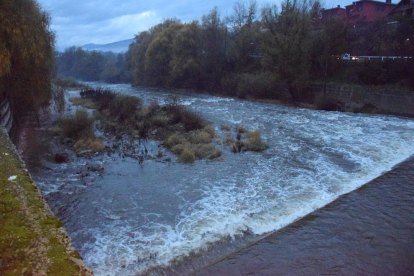 El río Segre a su paso por La Seu d’Urgell. 