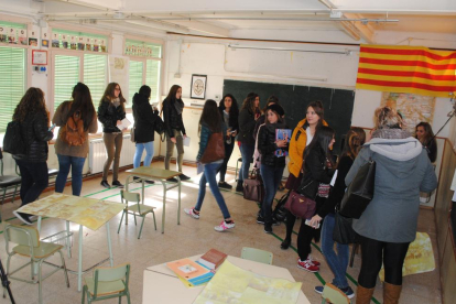 El colegio de Els Arcs, abierto por un día  ■  El colegio Rubí Bedoya de Els Arcs está clausurado desde hace un par de cursos por falta de alumnos. Abrió excepcionalmente el pasado viernes para acoger un taller de alumnos de la UdL. 