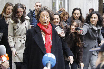 Rita Barberá, atendida tras sufrir un infarto en un hotel de Madrid