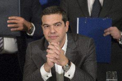 Tsipras anuncia la devolució de la paga extra a 1,6 milions de pensionistes