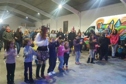 El colegio Riu Segre acogió ayer varias actividades, entre ellas una ruta inclusiva.