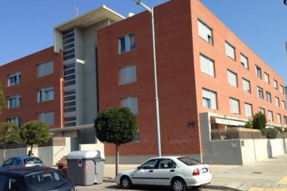 L'edifici de Lleida en què el Sareb té pisos de lloguer.