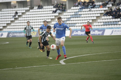 Bojan Radulovic, en un partido con el Lleida ante el Peralada, el pasado mes de enero.