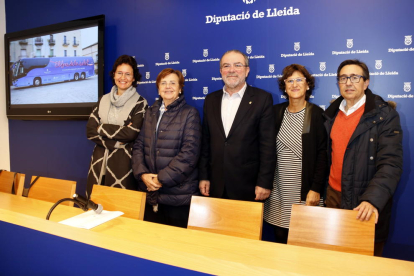 Noventa pueblos en dos años  ■  El Bus de la Salut, financiado por la Diputación con un presupuesto anual de 425.000 euros, ha recorrido 90 localidades leridanas en 2 años.