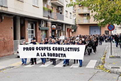 Els veïns es van manifestar el 27 de novembre contra els okupes.