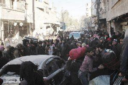 Suspendida la evacuación de personas del este de Alepo tras explosiones