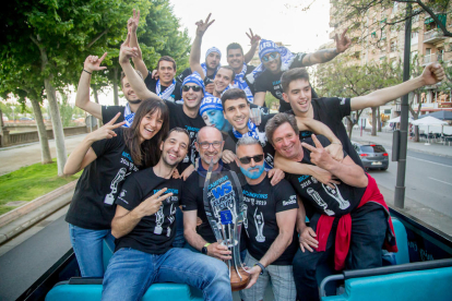 Imatges de la celebració de la Europe Cup del Lleida Llista pels carrers de Lleida